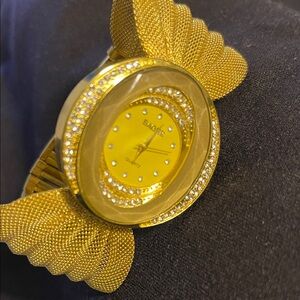 Elegant Baohe Gold Watch with Crystal Accents
